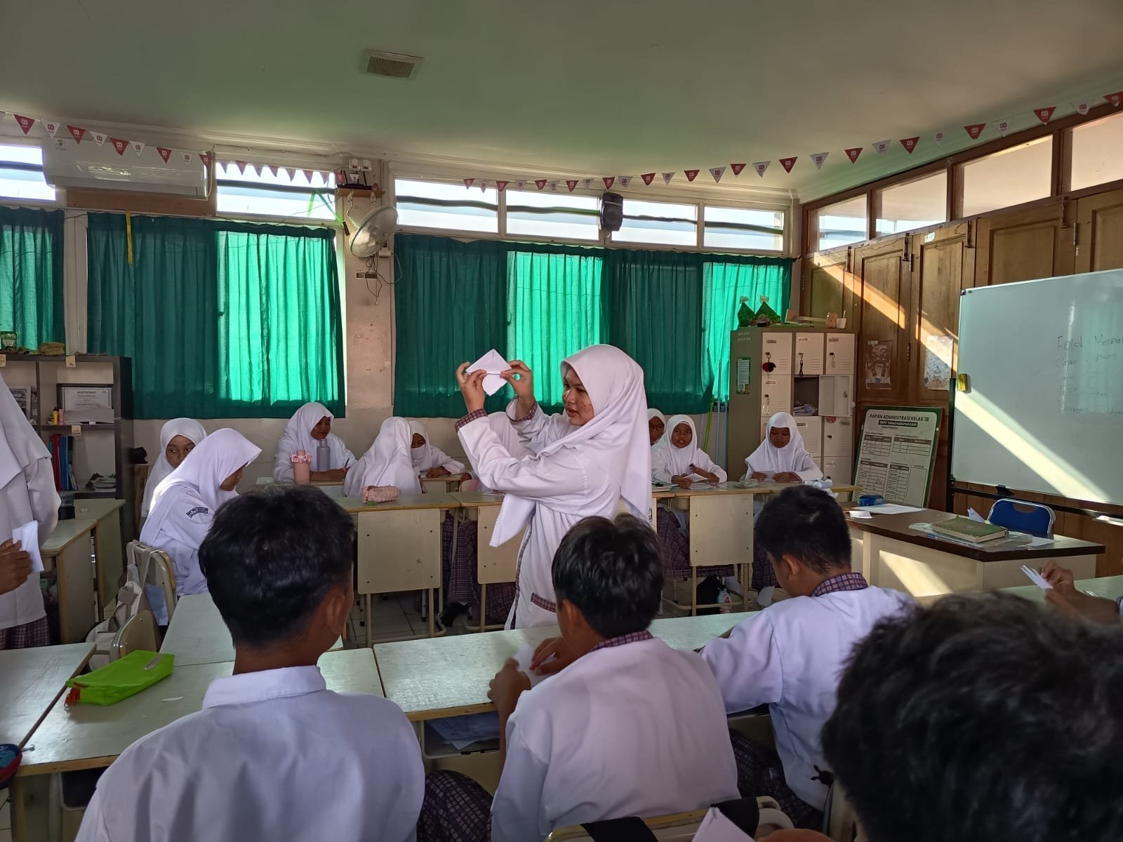 Kegiatan siswa di unit Tunas Harapan Ilahi