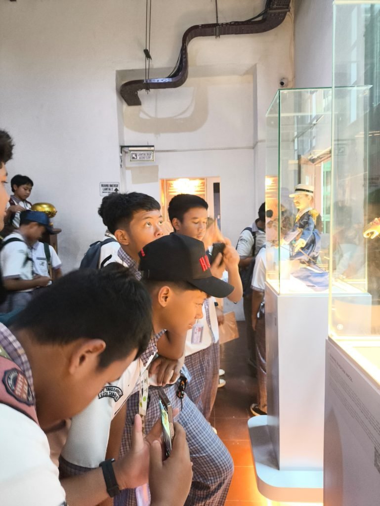 Kegiatan siswa di unit Tunas Harapan Ilahi